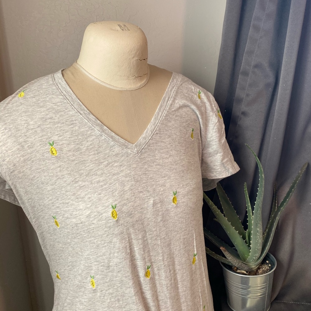 🌿 Merona Pineapple Embroidered Top